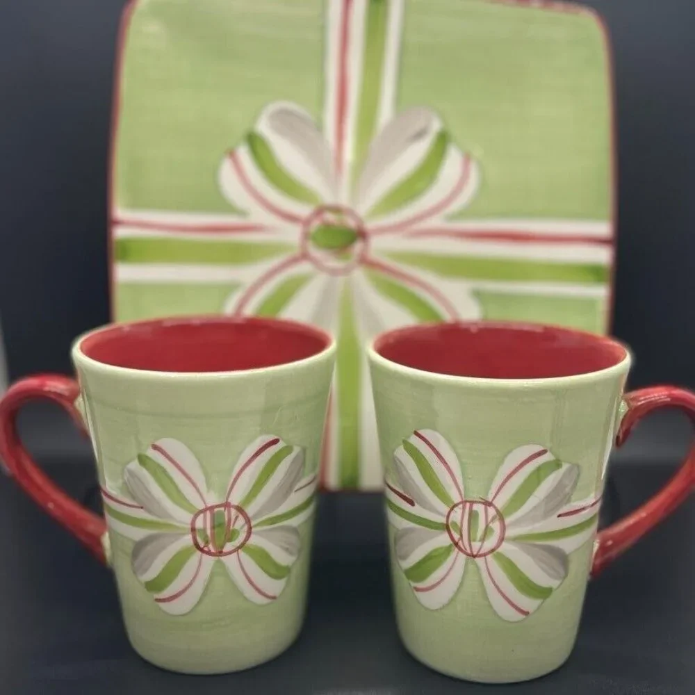 Canterbury Potteries Square Plate with‎ two mugs Green Red Bow Christmas set